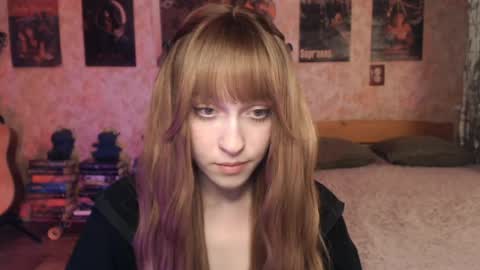 ellie_friendly online show from 15, 4, 2026