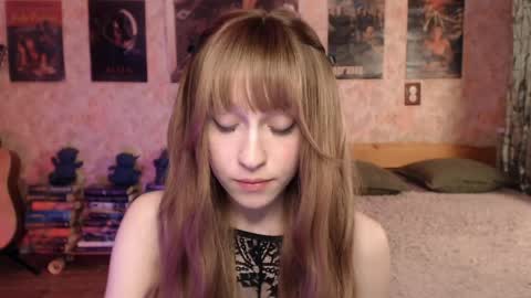 ellie_friendly online show from 22, 4, 2026