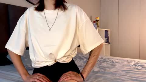 Snapshot of ellie_hollow chatting on 10, 9, 2025 Ellie online show from 10, 9, 2025