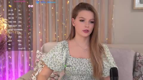 Snapshot of elliemoore_ chatting on 10, 2, 2025 Ellie Moore online show from 10, 2, 2025