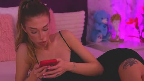 EllinaNuria online show from 13, 4, 2026