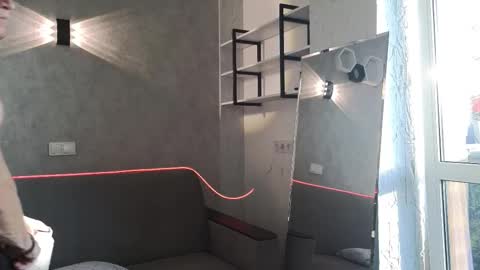 elliot_muscle04 online show from 6, 10, 2025