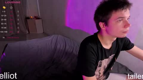 Snapshot of elliot_winki chatting on 8, 11, 2025 elliot_winki online show from 8, 11, 2025