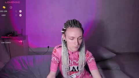 Snapshot of elliot_winki chatting on 16, 11, 2025 elliot_winki online show from 16, 11, 2025