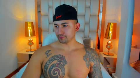 E L L I O T    V E L E Z online show from 5, 12, 2024