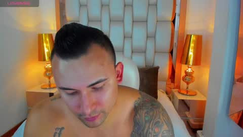 E L L I O T    V E L E Z online show from 8, 1, 2025