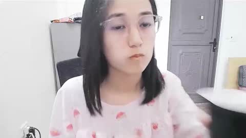 Snapshot of ellsa9x chatting on 13, 10, 2025 ellsa9x online show from 13, 10, 2025