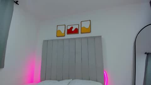 Snapshot of elly_g chatting on 20, 12, 2025 elly online show from 20, 12, 2025