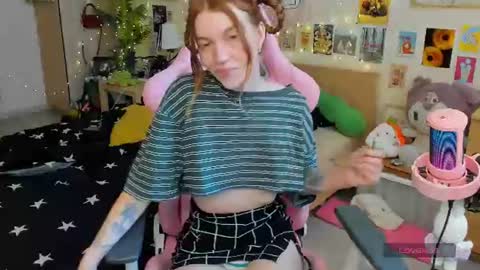 Snapshot of elly_milas chatting on 8, 8, 2026 Elly Fansly online show from 8, 8, 2026