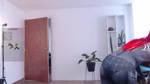 Snapshot of elly_uwuw chatting on 10, 9, 2025 Emy Castro online show from 10, 9, 2025