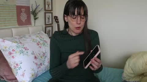 Elly Naomi online show from 2, 5, 2026