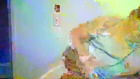 Snapshot of elmario24 chatting on 5, 10, 2025 elmario24 online show from 5, 10, 2025