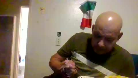 Snapshot of elmario24 chatting on 13, 10, 2025 elmario24 online show from 13, 10, 2025
