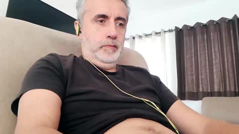 Snapshot of elmejorfvb2 chatting on 12, 1, 2025 fer online show from 12, 1, 2025