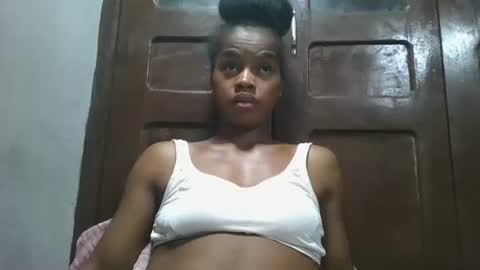 Snapshot of elodie228680 chatting on 9, 5, 2026 elodie228680 online show from 9, 5, 2026