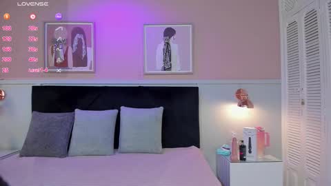 Elodie  online show from 30, 9, 2025