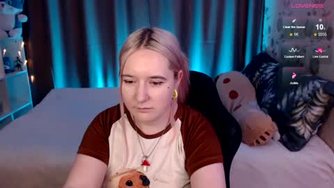 Snapshot of elovinora chatting on 30, 12, 2024 Ela give me a thumbs up if you like it  and this is important for the development of the account online show from 30, 12, 2024