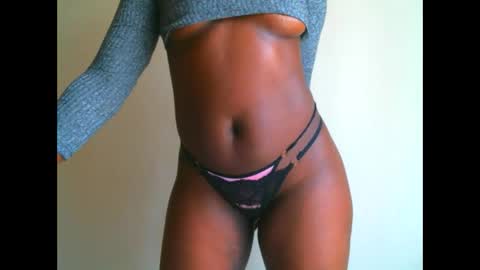 Snapshot of elphaba01 chatting on 27, 11, 2025 Elphaba online show from 27, 11, 2025