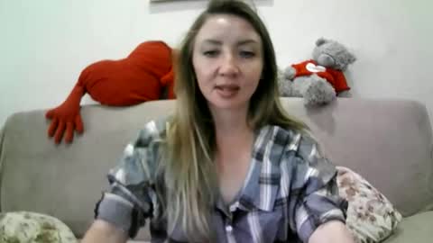 ElvaArno online show from 19, 9, 2025