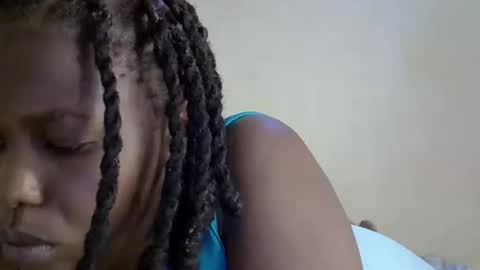 Snapshot of elvier_pretty chatting on 31, 10, 2025 flo online show from 31, 10, 2025