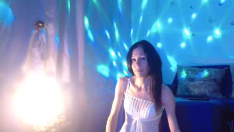 Elisa online show from 10, 11, 2025