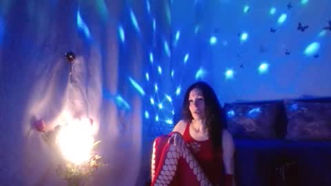 Elisa online show from 9, 4, 2026