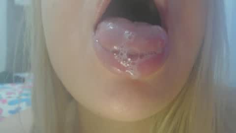 Snapshot of elza_blonde chatting on 24, 2, 2025 E L Z A online show from 24, 2, 2025