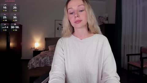 Snapshot of em_emilie chatting on 24, 11, 2025 Emilie online show from 24, 11, 2025