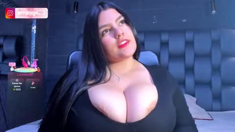 Snapshot of ema_grey1 chatting on 28, 11, 2025 ema_grey1 online show from 28, 11, 2025