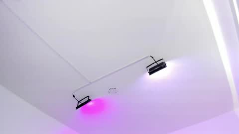 Ema louisx  online show from 23, 12, 2024