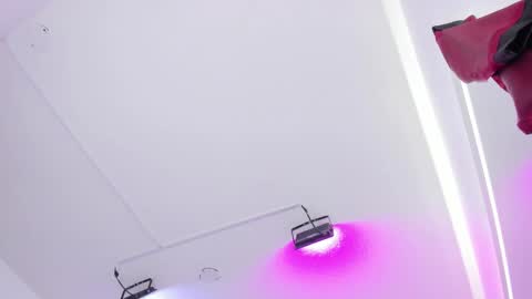 Ema louisx  online show from 18, 1, 2025