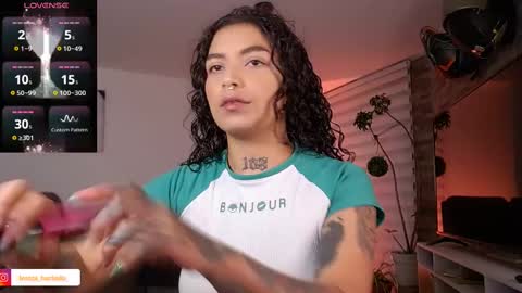 Snapshot of ema_ploxx chatting on 25, 2, 2025 ema_ploxx online show from 25, 2, 2025