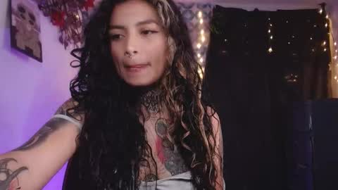 Snapshot of ema_ploxx chatting on 28, 9, 2025 ema_ploxx online show from 28, 9, 2025