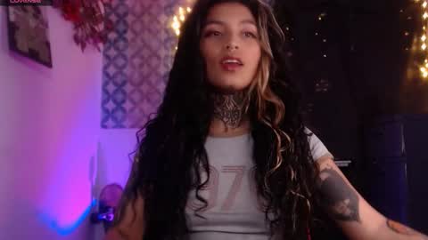 Snapshot of ema_ploxx chatting on 17, 10, 2025 ema_ploxx online show from 17, 10, 2025