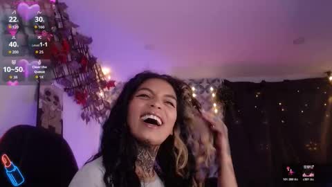 Snapshot of ema_ploxx chatting on 8, 11, 2025 ema_ploxx online show from 8, 11, 2025