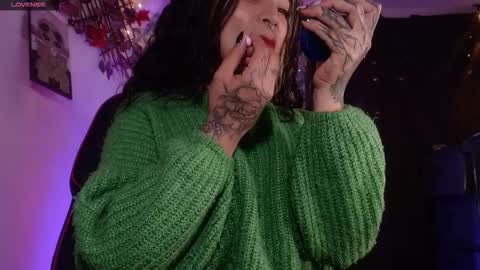 Snapshot of ema_ploxx chatting on 17, 11, 2025 ema_ploxx online show from 17, 11, 2025