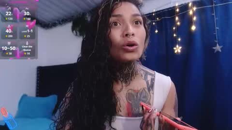 Snapshot of ema_ploxx chatting on 5, 12, 2025 ema_ploxx online show from 5, 12, 2025