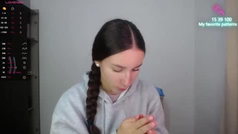 Snapshot of emaa_martins chatting on 12, 11, 2025 Emaa online show from 12, 11, 2025