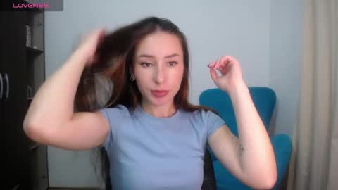 Snapshot of emaa_martins chatting on 26, 11, 2025 Emaa online show from 26, 11, 2025