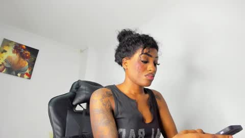 Snapshot of emattaylor chatting on 5, 1, 2025 . online show from 5, 1, 2025