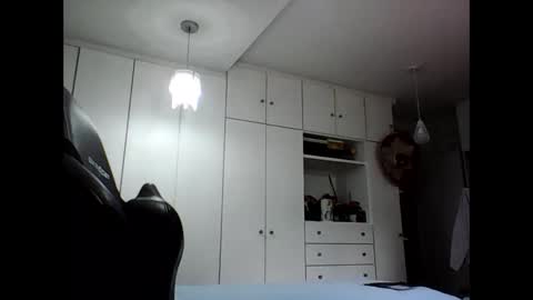 embarrassed_str8_3incher online show from 8, 5, 2026