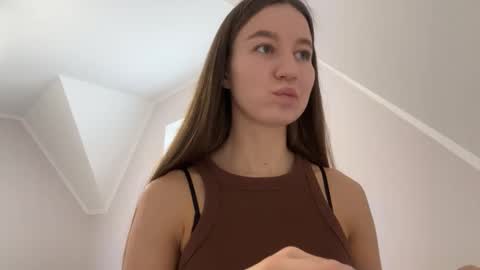 Snapshot of emberfamn chatting on 5, 11, 2025 Alina online show from 5, 11, 2025