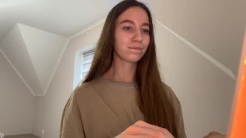 Snapshot of emberfamn chatting on 5, 12, 2025 Alina online show from 5, 12, 2025