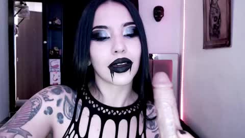 Snapshot of emearld_black chatting on 4, 12, 2024 Emerald Black online show from 4, 12, 2024