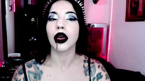 Snapshot of emearld_black chatting on 13, 11, 2025 Emerald Black online show from 13, 11, 2025