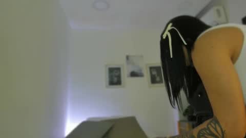 emelie_89 online show from 2, 10, 2025