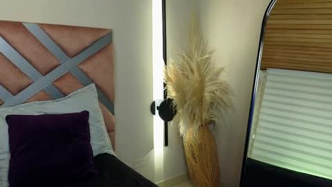 Snapshot of emely_brandon_ chatting on 14, 2, 2025 anyelii online show from 14, 2, 2025