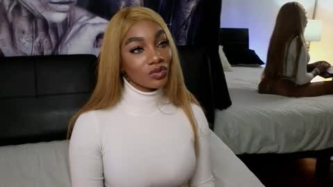 Snapshot of emely_brandon_ chatting on 18, 11, 2025 anyelii online show from 18, 11, 2025