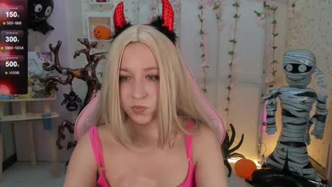 Snapshot of emely_garcias chatting on 1, 11, 2025 emelia online show from 1, 11, 2025