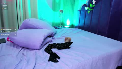 Snapshot of emelyross_ chatting on 17, 1, 2025 emely ross online show from 17, 1, 2025